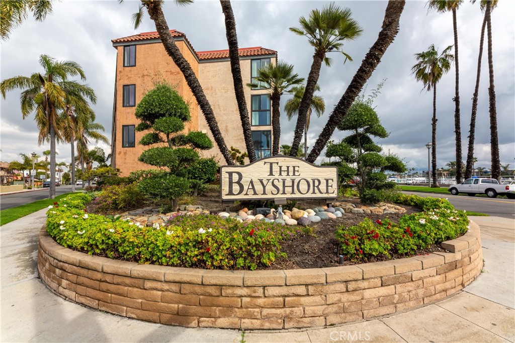 201 Bay Shore Avenue 305