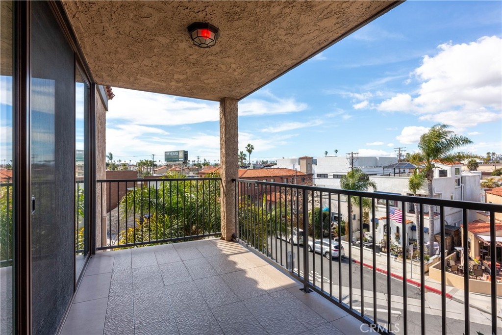 201 Bay Shore Avenue 305