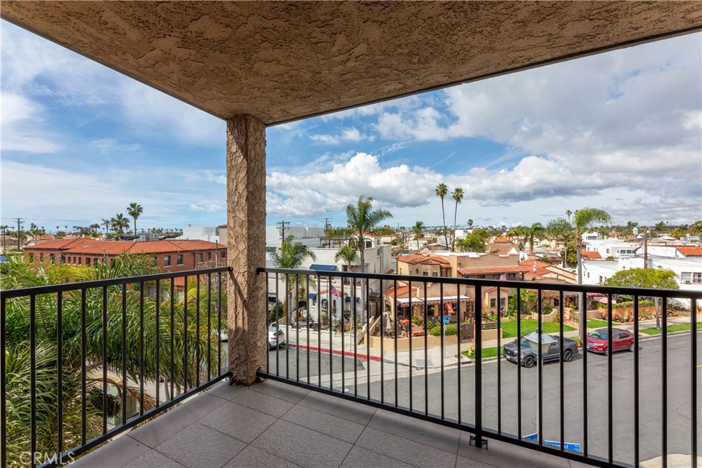 201 Bay Shore Avenue 305