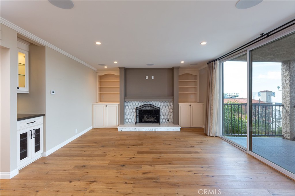 201 Bay Shore Avenue 305