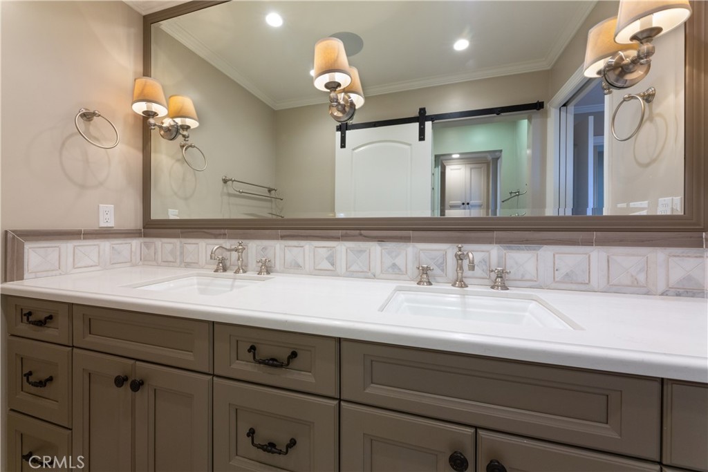 201 Bay Shore Avenue 305