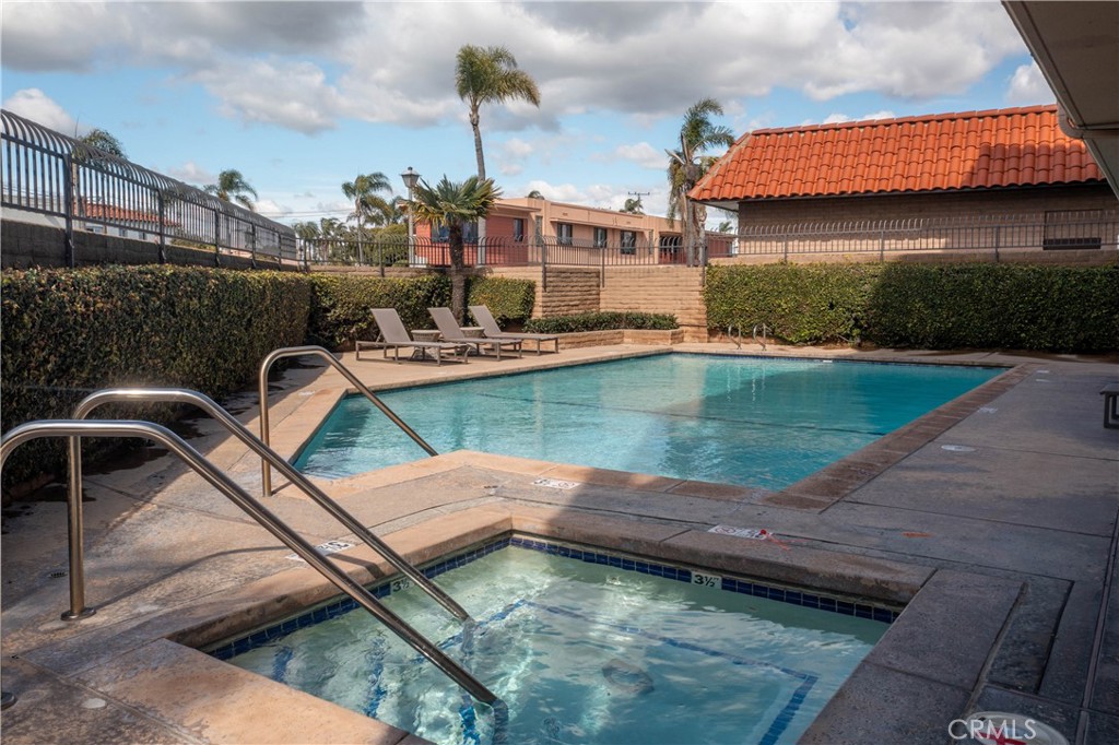 201 Bay Shore Avenue 305