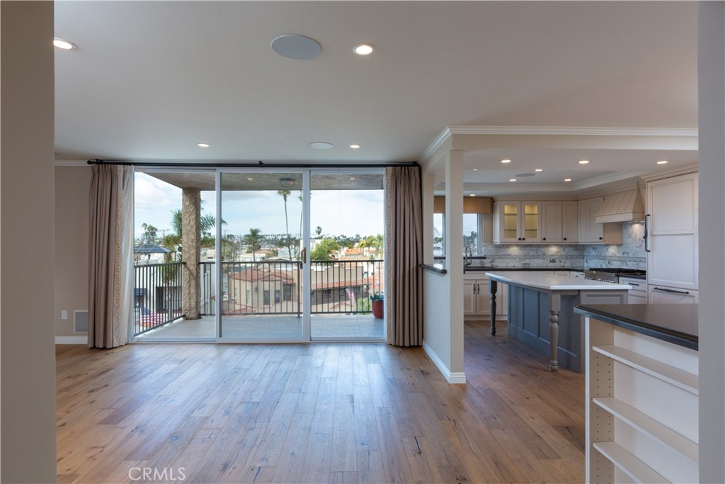 201 Bay Shore Avenue 305