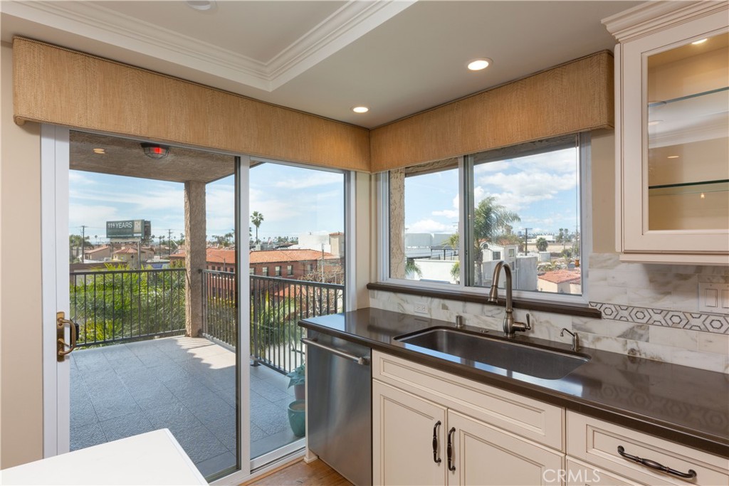 201 Bay Shore Avenue 305