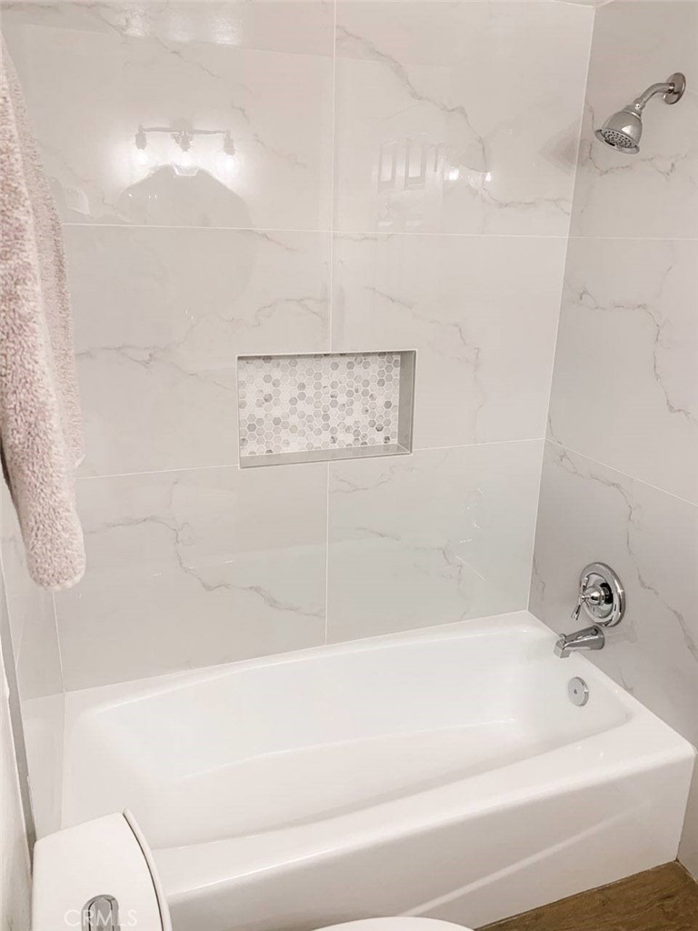 705 Calle Los Olivos