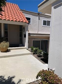 705 Calle Los Olivos