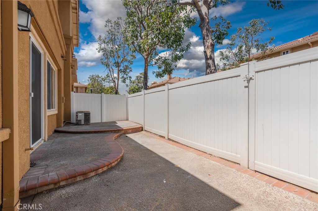 5021 E. Picadilly Pl C