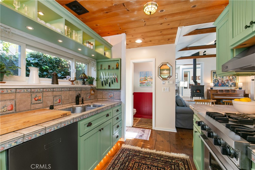 31592 Santa Rosa Dr.