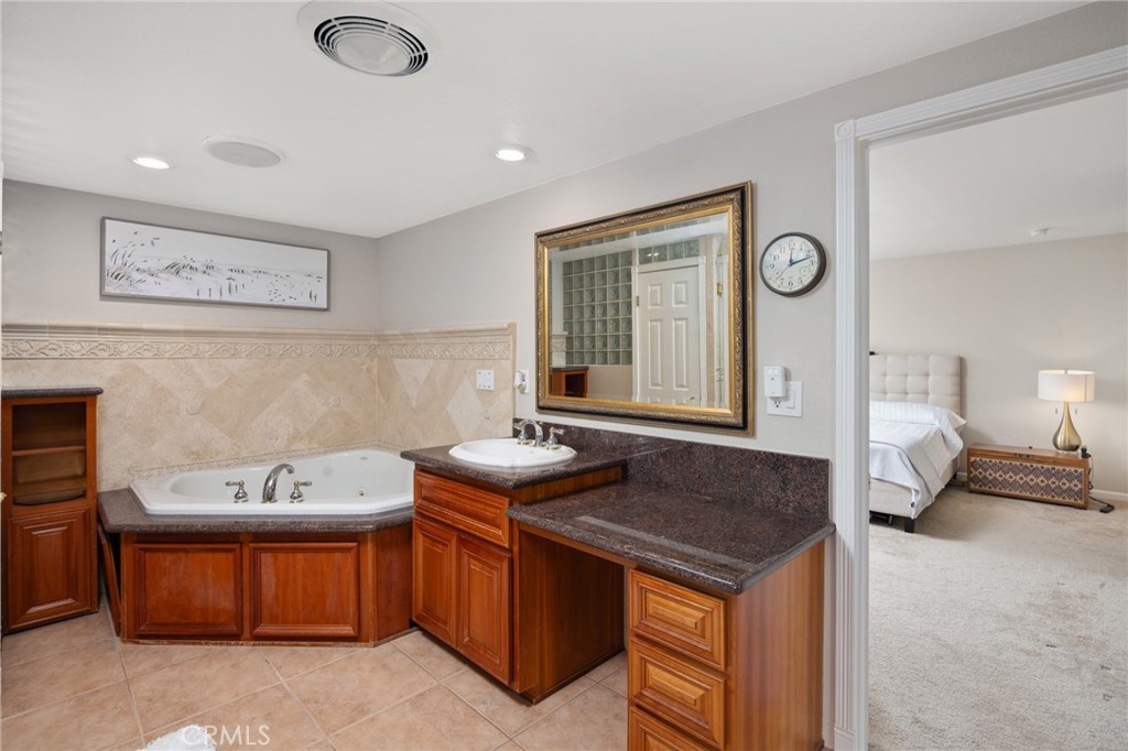 1468 Kensington Drive