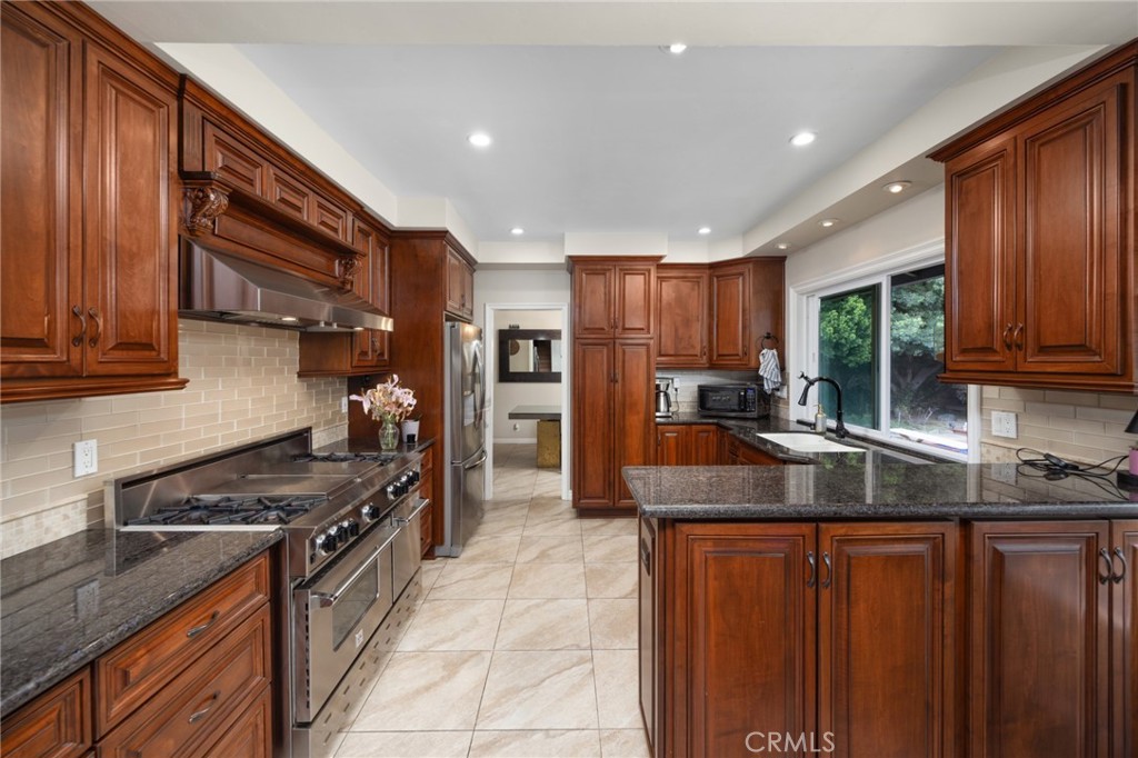 1468 Kensington Drive