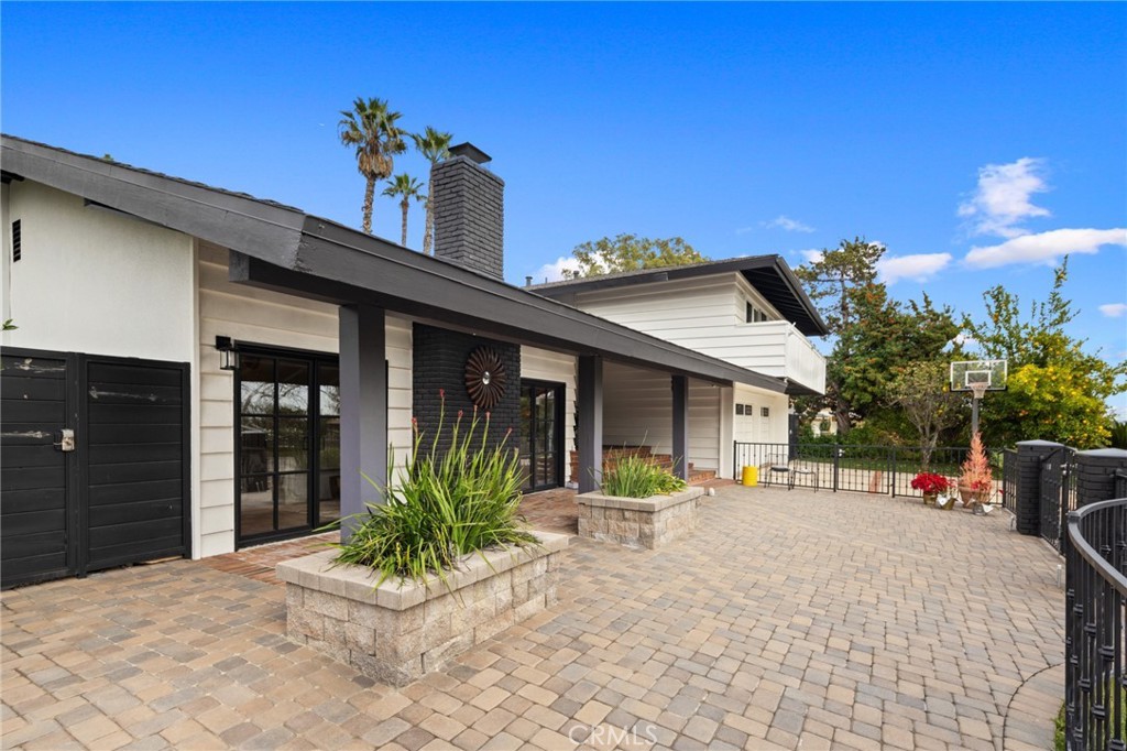 1468 Kensington Drive