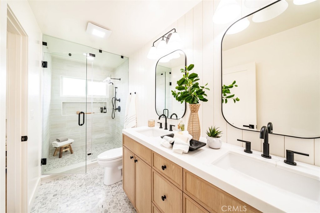 7032 Starlight Circle