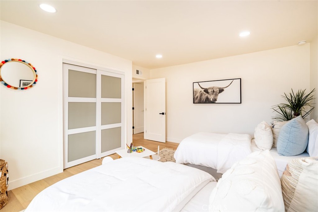 7032 Starlight Circle