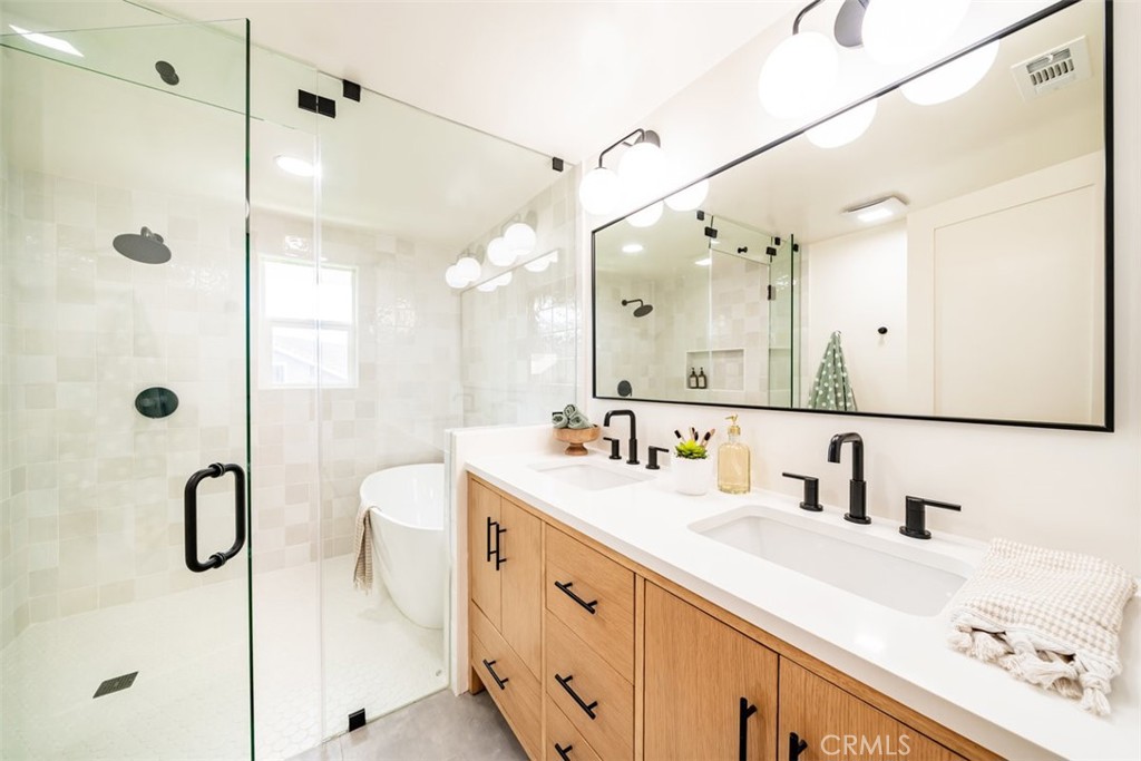 7032 Starlight Circle