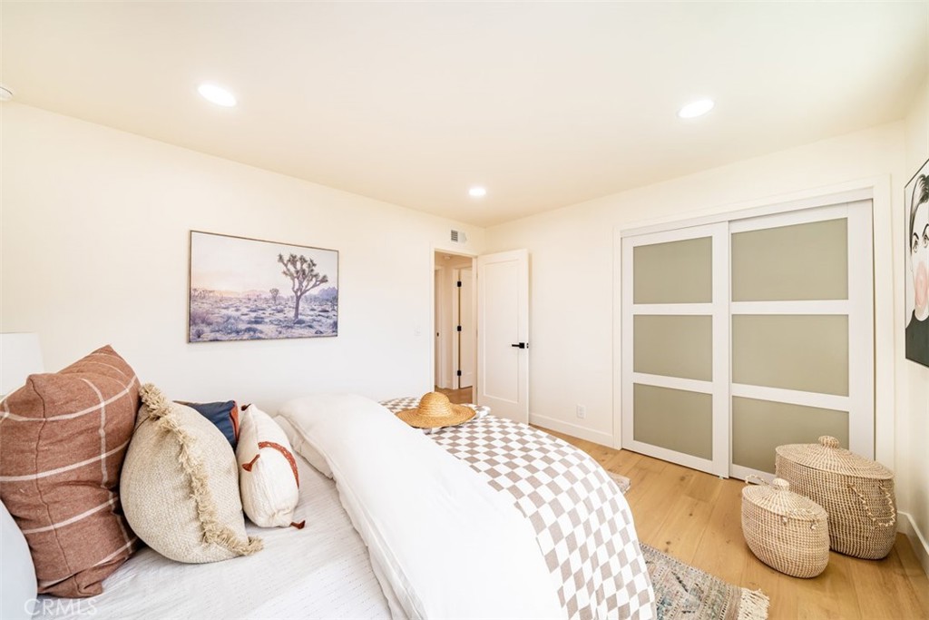 7032 Starlight Circle