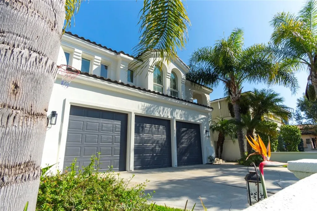 312 Roycroft Avenue