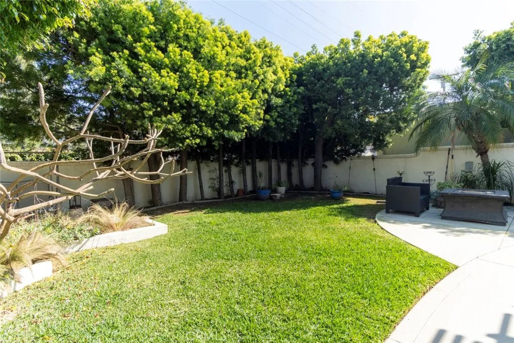 312 Roycroft Avenue