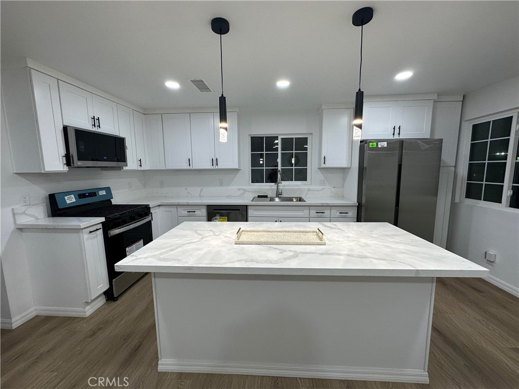 3910 W Valencia Dr