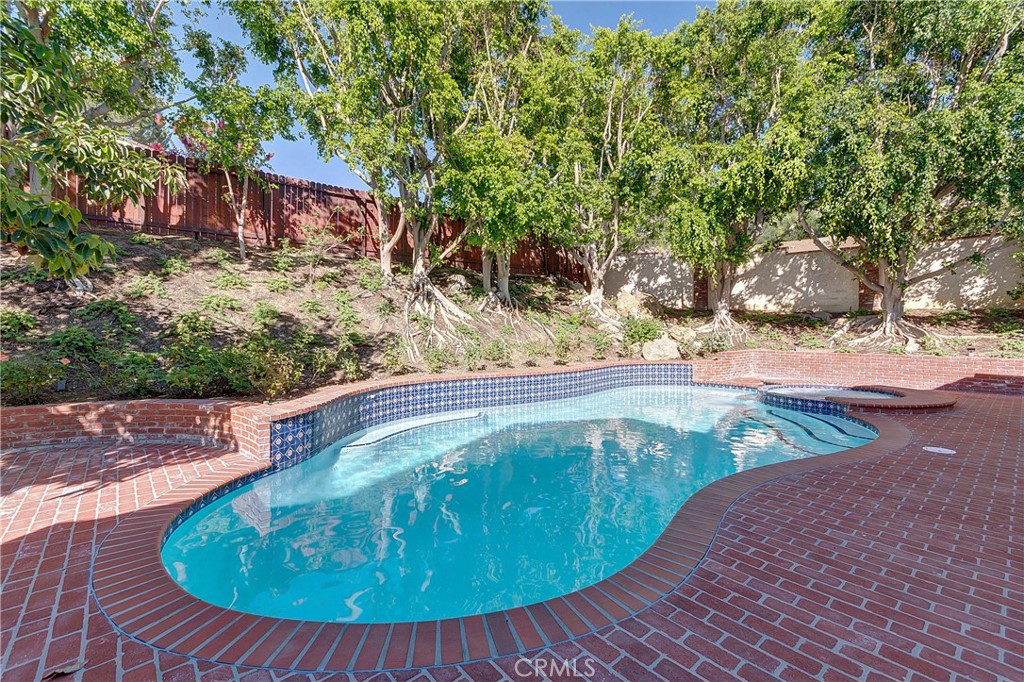 1061 Bradcliff Drive