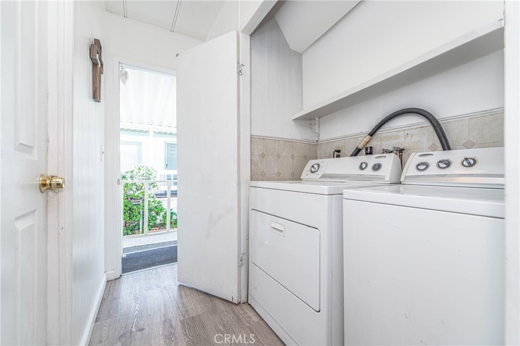 10550 Western Avenue 76