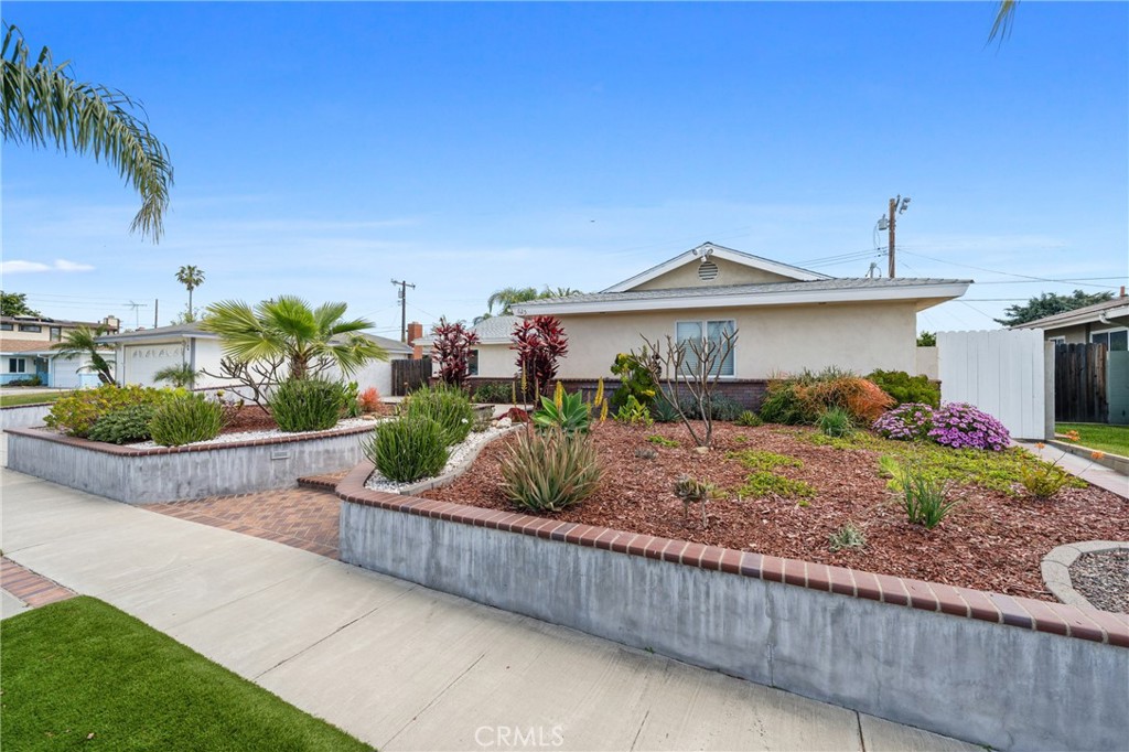 625 N Wrightwood Drive