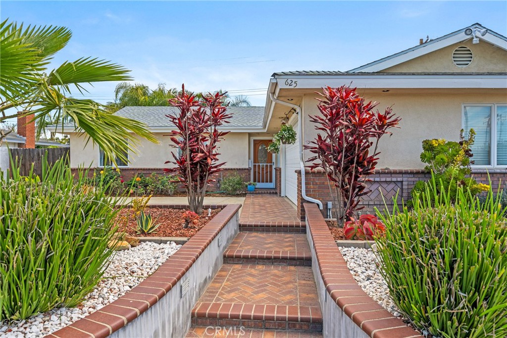 625 N Wrightwood Drive