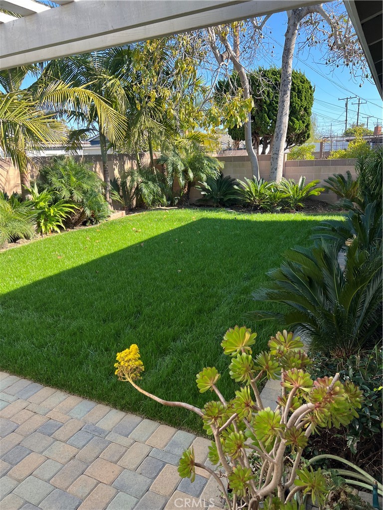 15322 Fieldston Lane