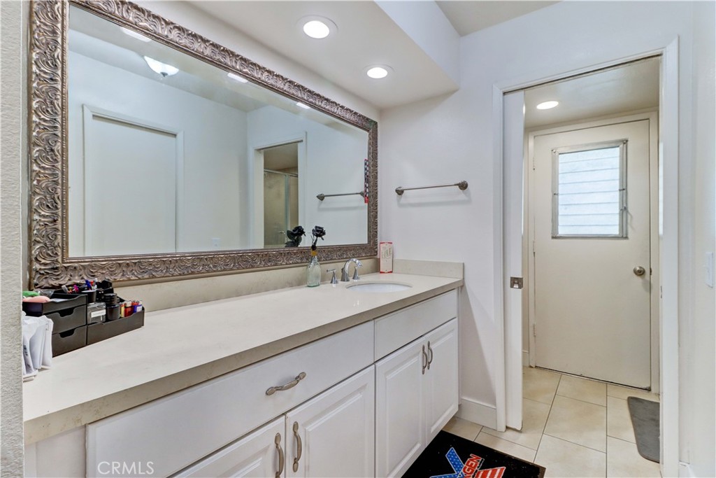 9001 Oceanwood Drive