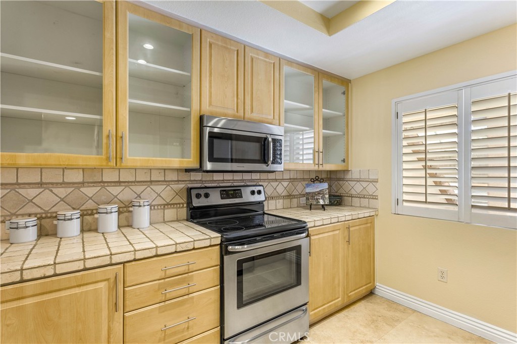 40 Villa Point Drive