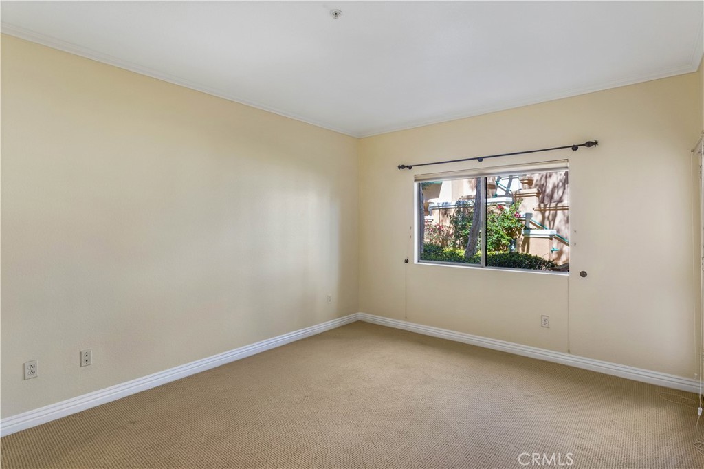 40 Villa Point Drive