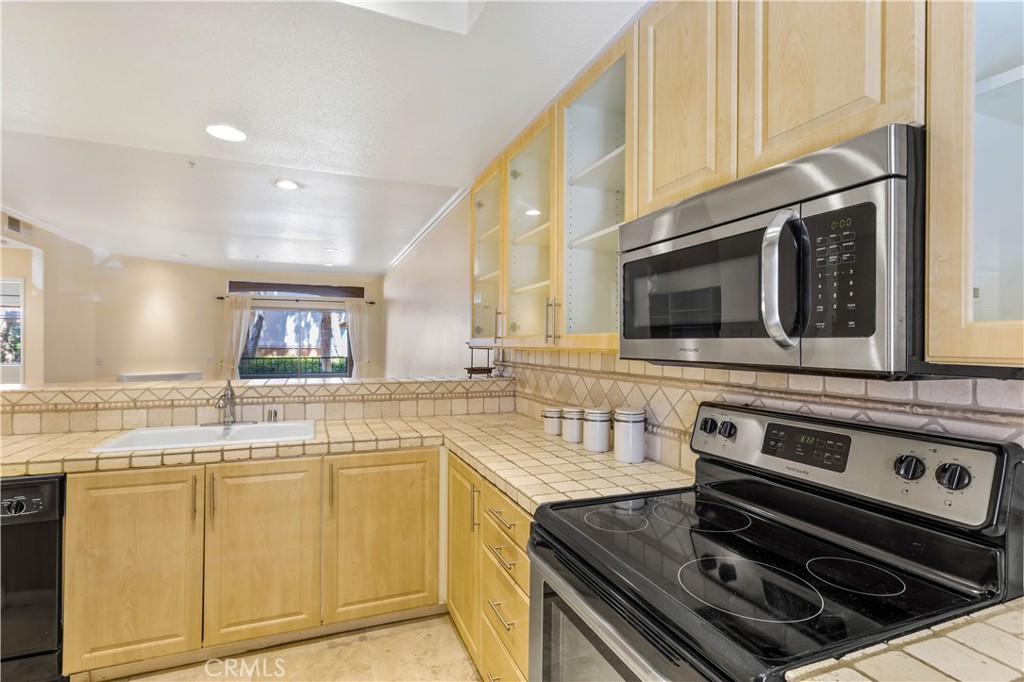 40 Villa Point Drive