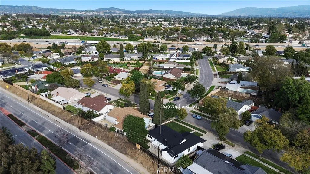 2649 Amherst Avenue