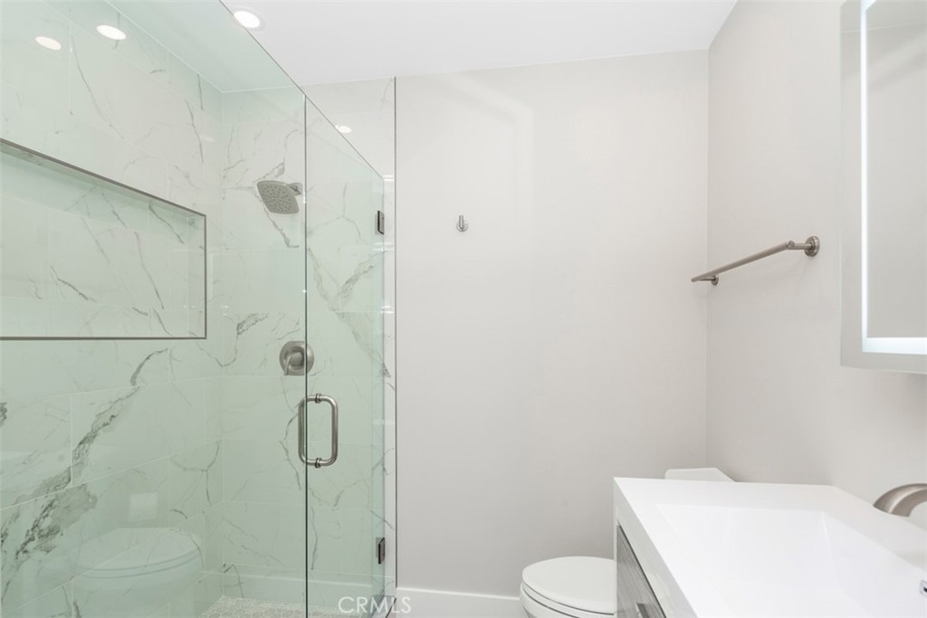 33831 El Encanto Avenue B