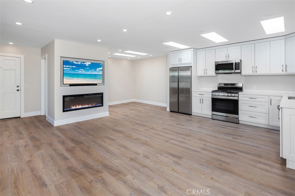 33831 El Encanto Avenue B