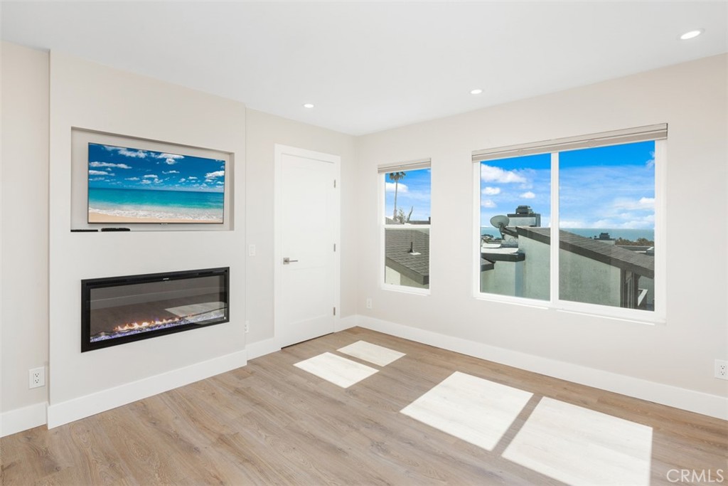 33831 El Encanto Avenue B