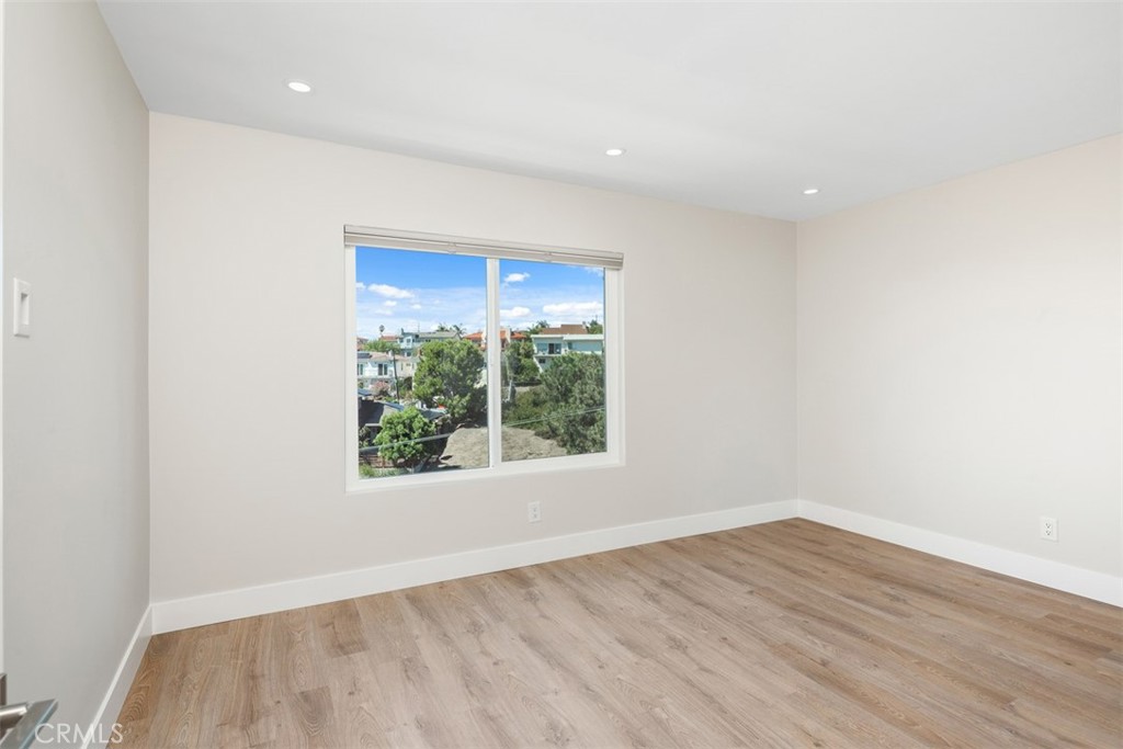 33831 El Encanto Avenue B