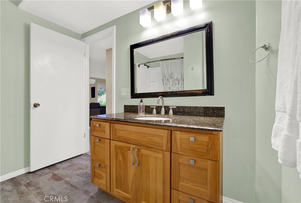 140 Avenida Mesita 15