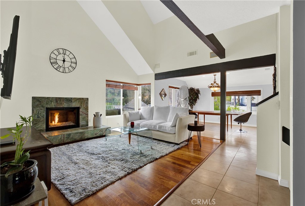 140 Avenida Mesita 15