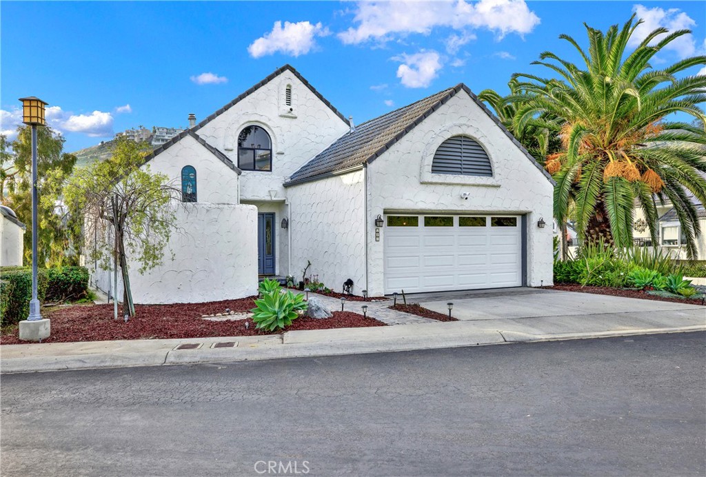 140 Avenida Mesita 15