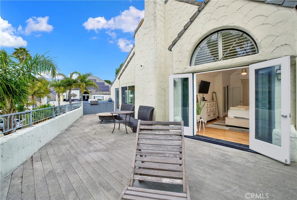 140 Avenida Mesita 15