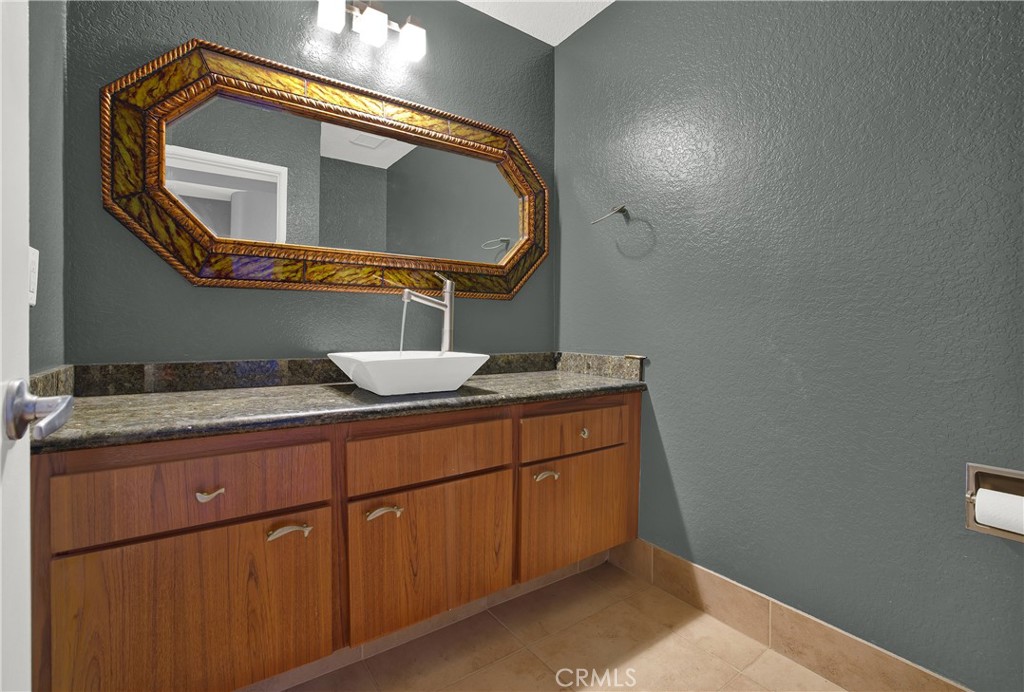 140 Avenida Mesita 15