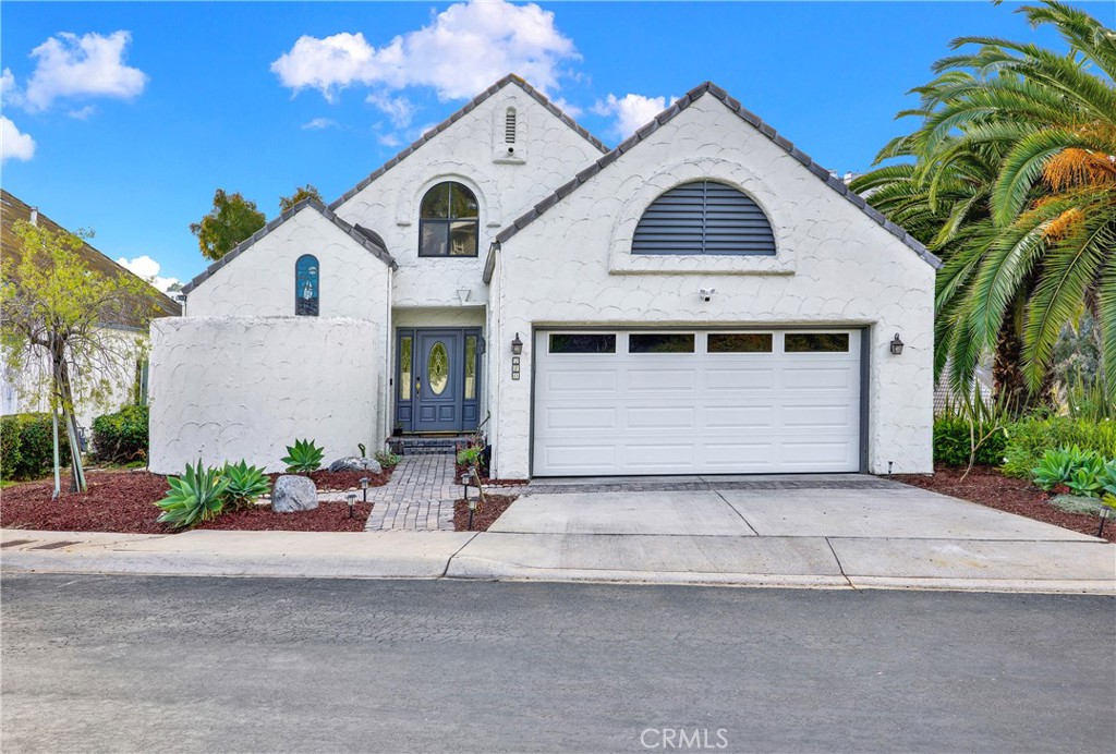 140 Avenida Mesita 15