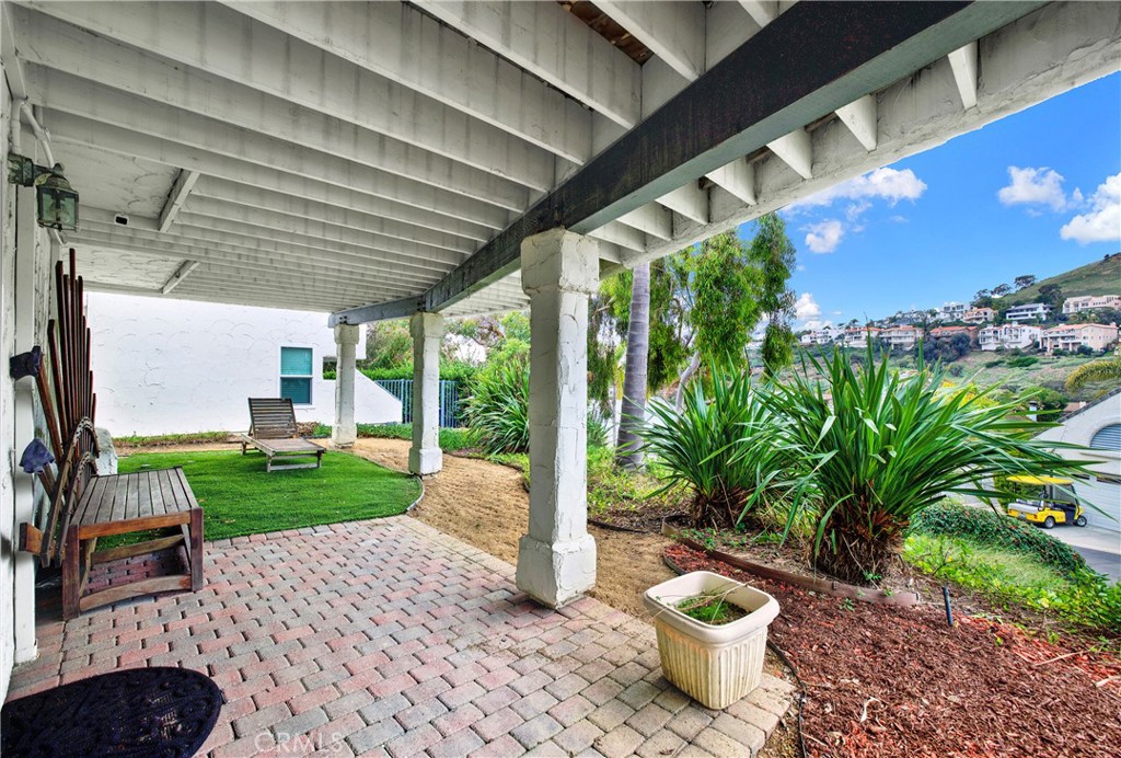 140 Avenida Mesita 15