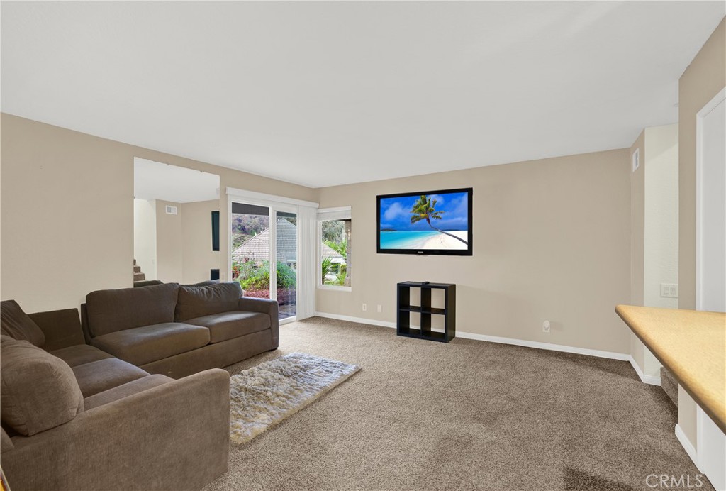 140 Avenida Mesita 15