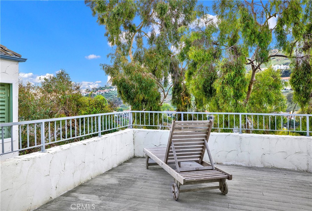 140 Avenida Mesita 15