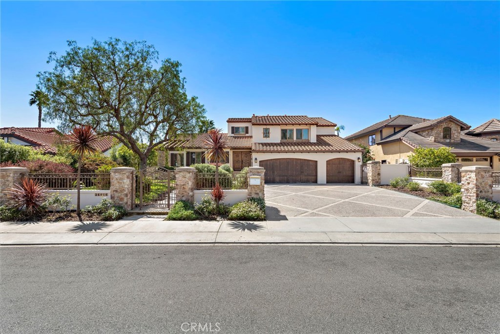 26016 Red Corral