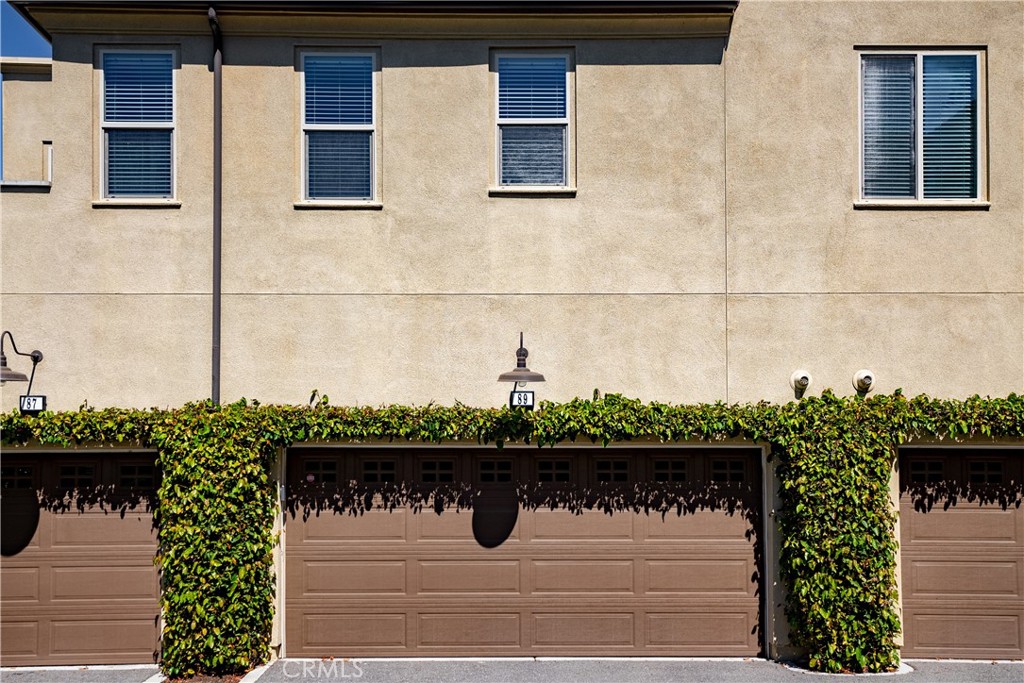 89 Adelfa Street