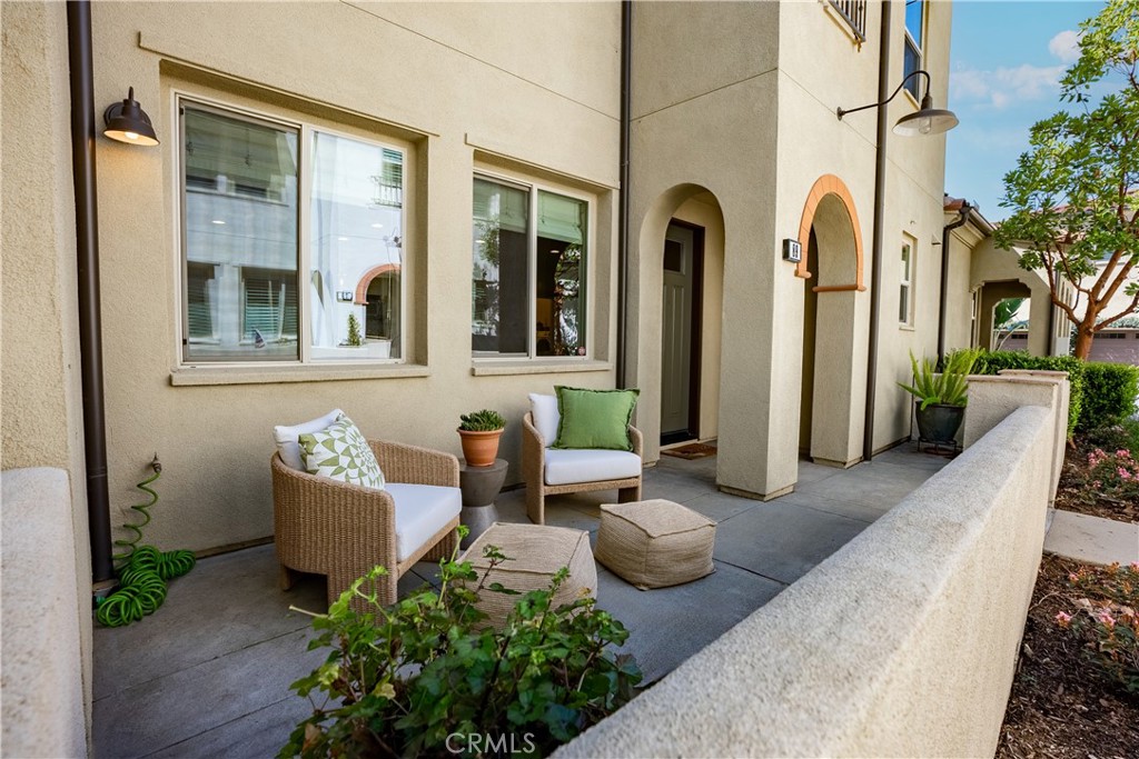 89 Adelfa Street