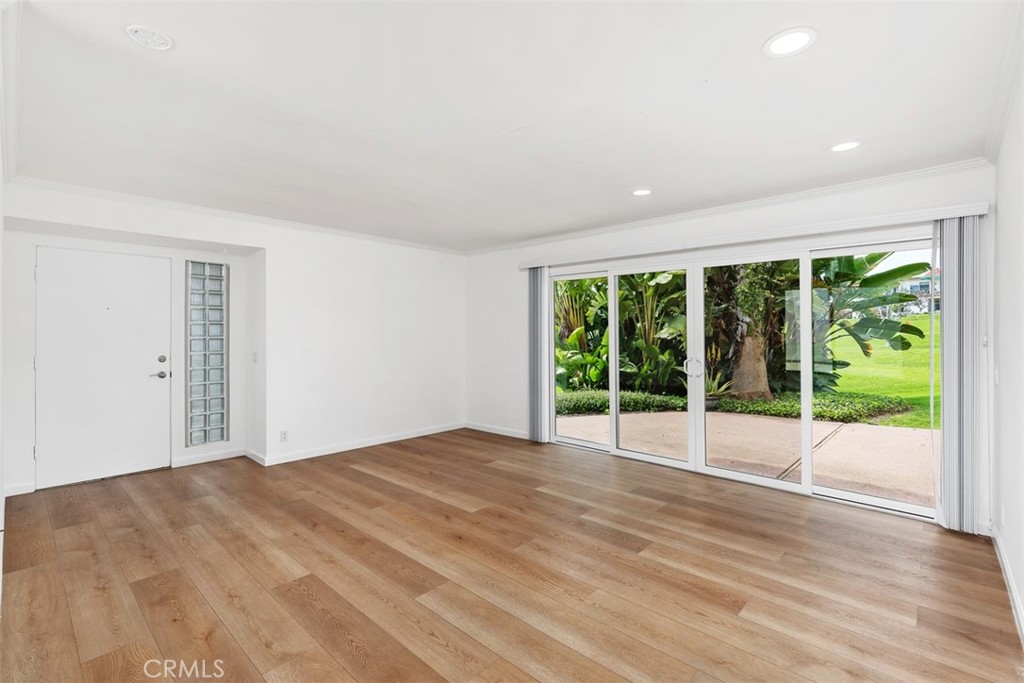 701 Calle Los Olivos