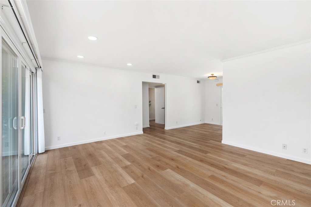 701 Calle Los Olivos